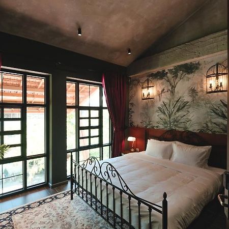 The Chum Boutique Hotel Hue Exterior photo