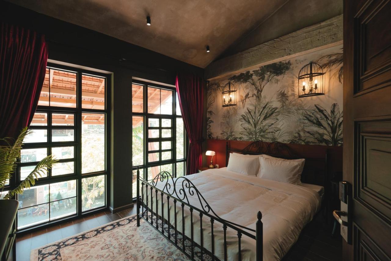 The Chum Boutique Hotel Hue Exterior photo