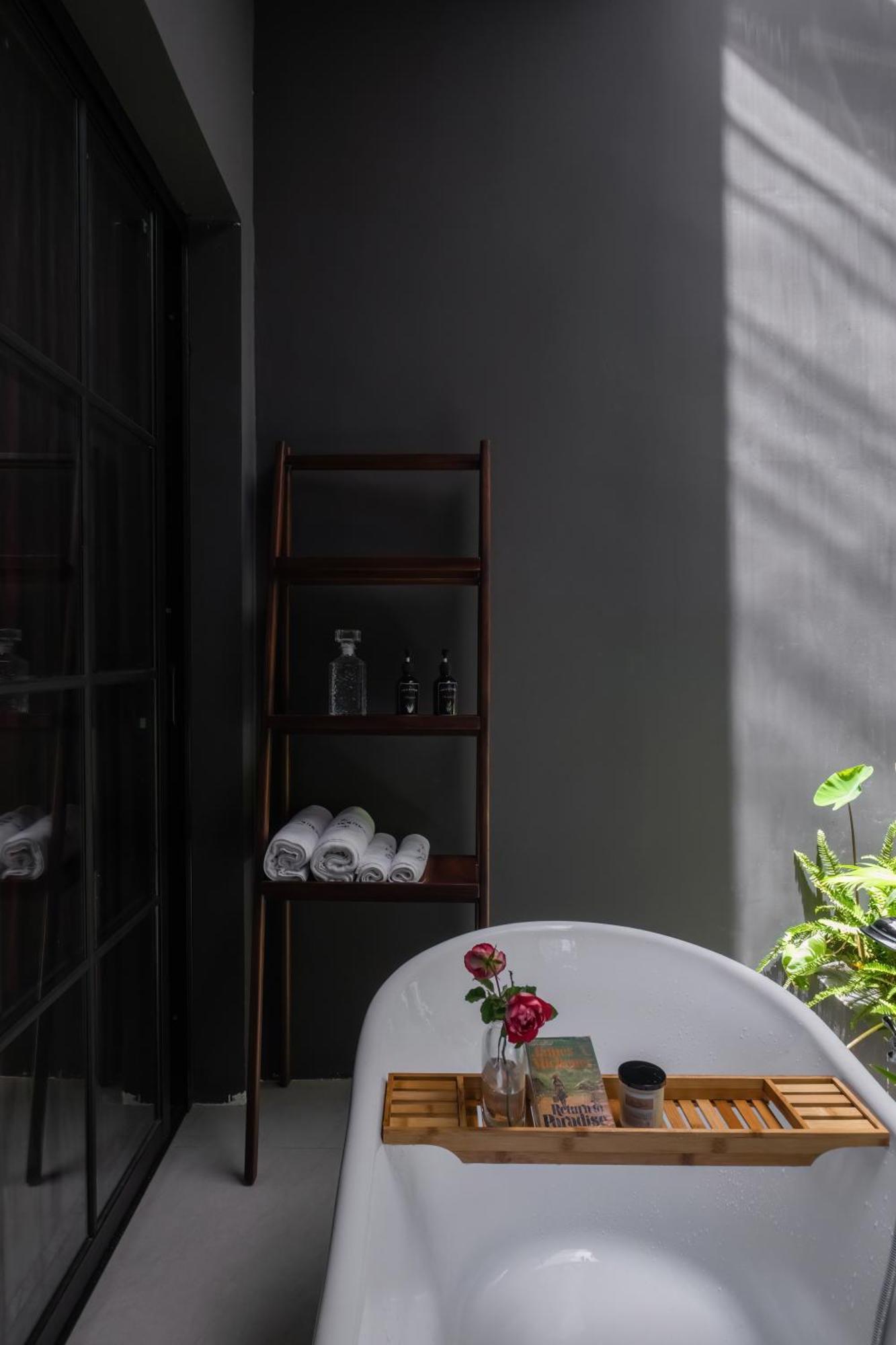 The Chum Boutique Hotel Hue Exterior photo